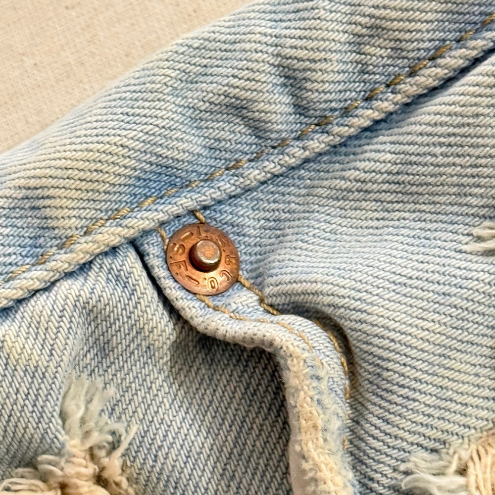 Levis Premium Wedgie Straight Distressed Light Wash Jeans 32x28 34964-0121 - Picture 14 of 16